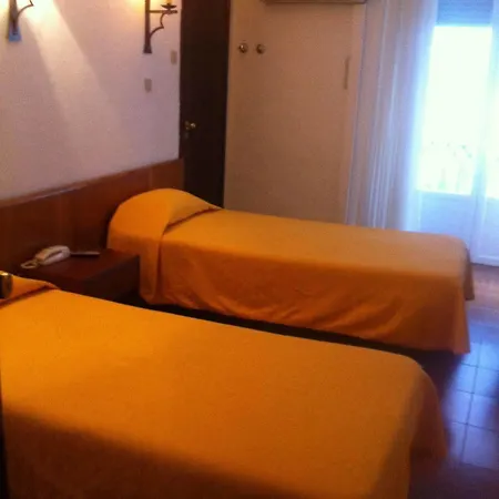 Monumental Hotel 2*